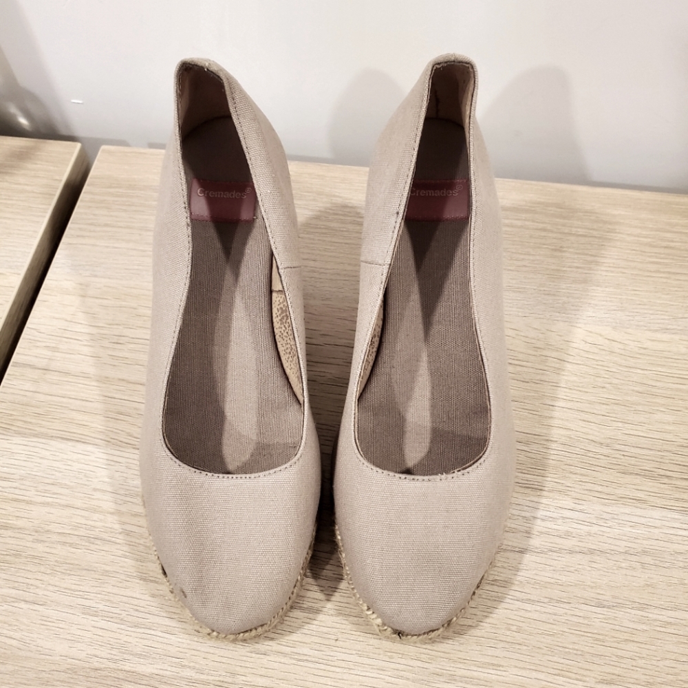 Espadrilles , shoes